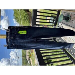 Natural Reflection High Rise Slim Leg Jeans - Comfort Stretch- Size 6A- NWT